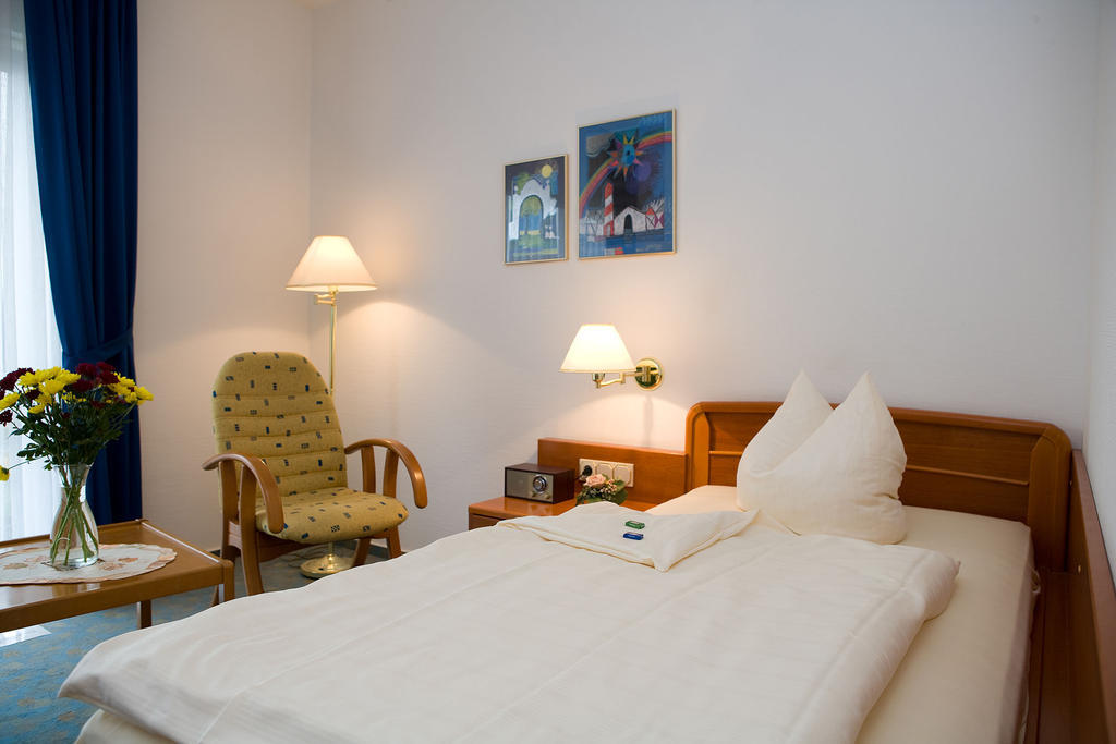 Central Inn Hotel Garni Eppelborn Chambre photo