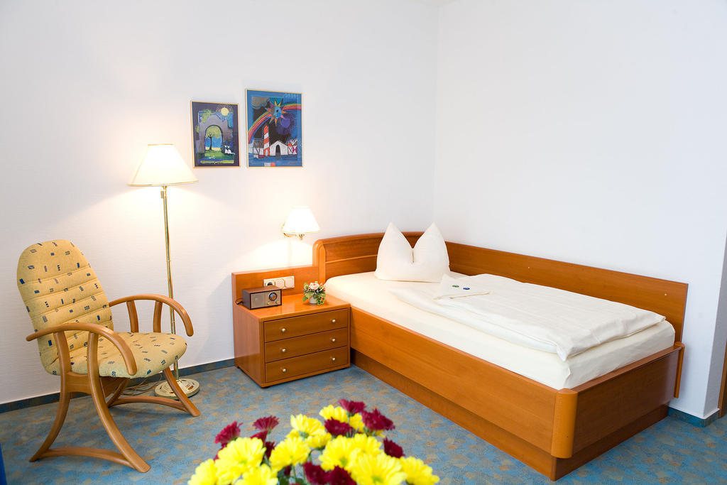 Central Inn Hotel Garni Eppelborn Chambre photo